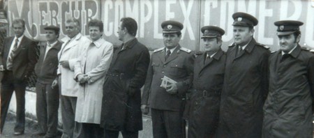 Pașcu (al patrulea de la stânga la dreapta), președinte la Brașov, imagine rară dinainte de Revoluţie FOTO Arhivă personală