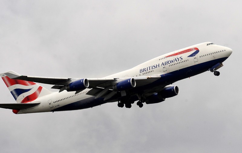 Un avion care venea din Marea Britanie cu 33 de pasageri la bord a aterizat în Suedia, în ciuda interdicției de zbor din cauza Covid