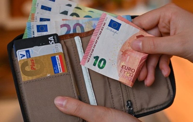 Unde sunt cele mai mici salarii minime pe economie în UE. Doar două țări stau mai prost decât România