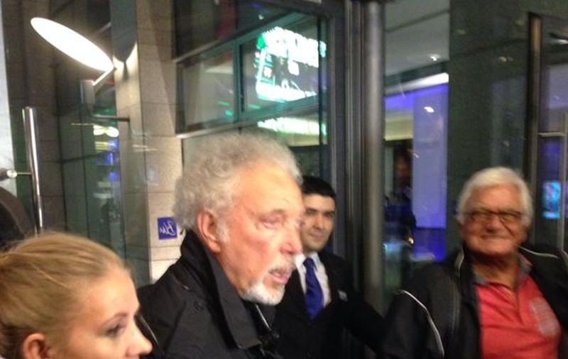 PRIMELE IMAGINI CU TOM JONES ÎN ROMÂNIA! UITE CE NE-A DECLARAT ÎN EXCLUSIVITATE! | FOTO