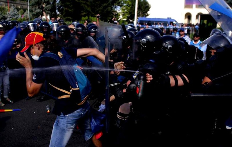 Mitingul Diasporei. Procurorii fac cercetări pentru depistarea agresorilor a 169 de jandarmi