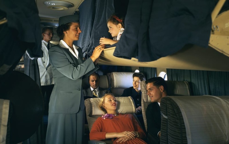 Cușetă și restaurant. Cum arăta călătoria cu avionul de lux Pan Am Boeing 377 în 1950