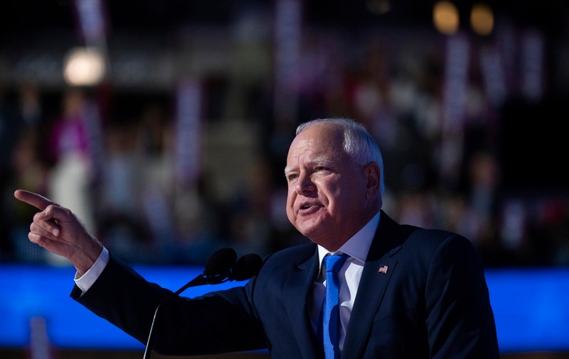 Guvernatorul Tim Walz acceptă nominalizarea Partidului Democrat pentru funcția de vicepreşedinte al SUA: „Este onoarea vieții mele”