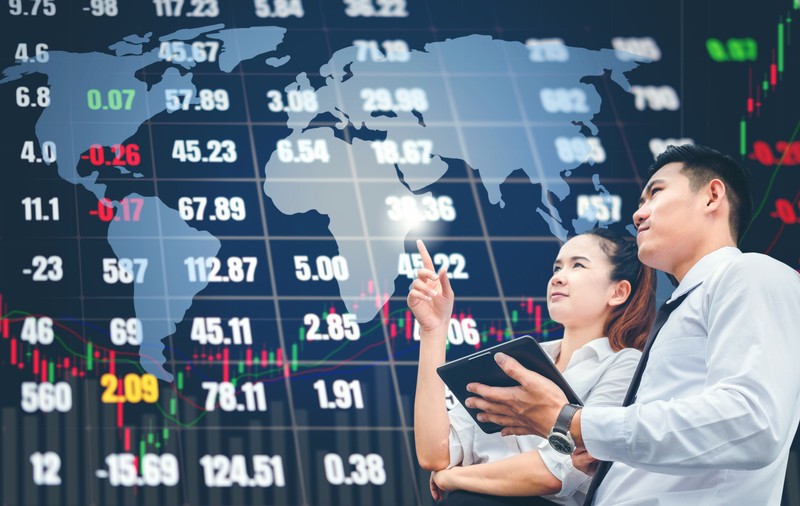 China evită falimentul anului, care ar fi putut declanșa o nouă criză financiară globală. Bursele rămân nervoase