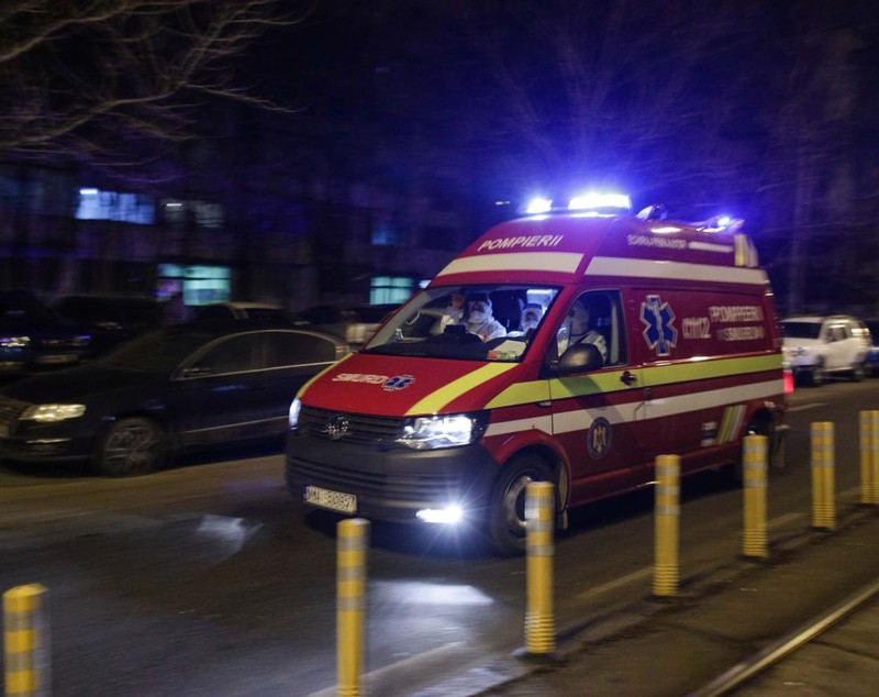 Alarmă de incendiu la Institutul Marius Nasta, după ce un ventilator de la unitatea mobilă ATI a început să scoată fum