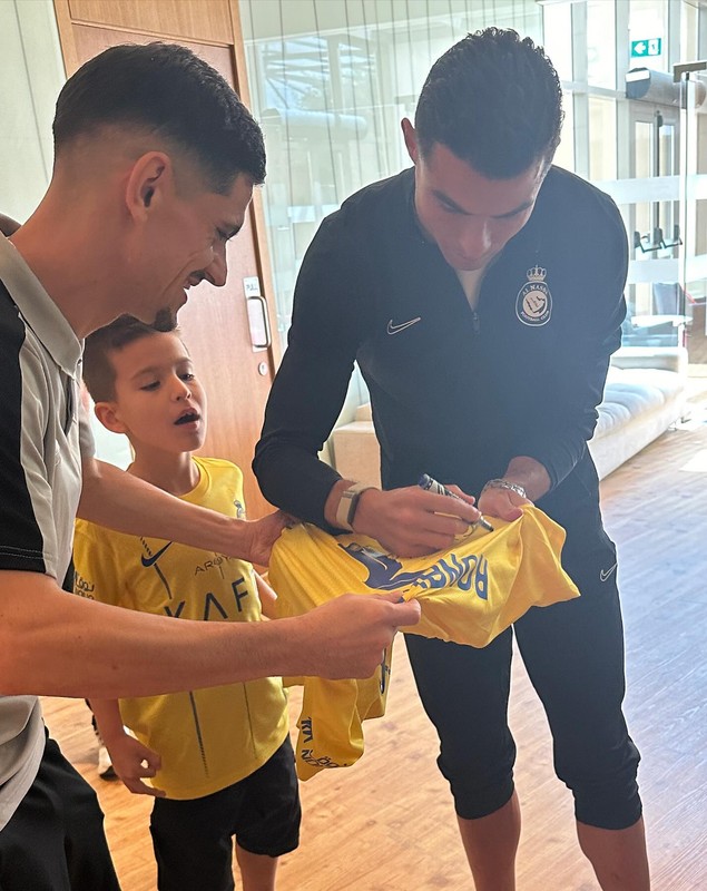 Imagini rare cu fiul cel mic al lui Adrian Mutu. Cât de mult a crescut Tiago, care l-a întâlnit recent pe Cristiano Ronaldo