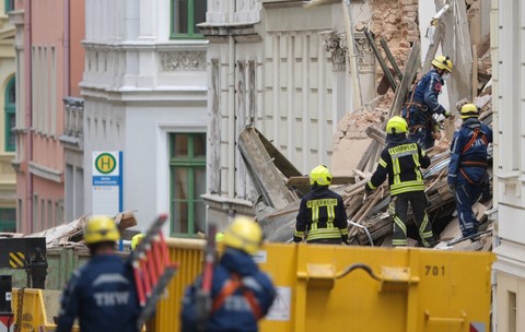 Noi detalii despre cele două românce dispărute sub dărâmături, în Germania: „Suntem încă în intervalul de timp în care putem presupune că oamenii sunt în viață”