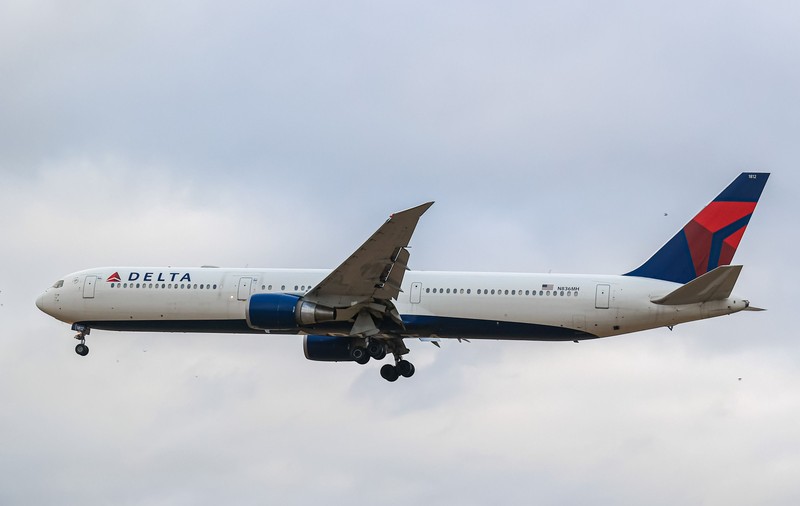 Unsprezece pasageri ai unui zbor Delta Airlines, răniți din cauza „turbulențelor puternice”, înainte de aterizarea în Atlanta
