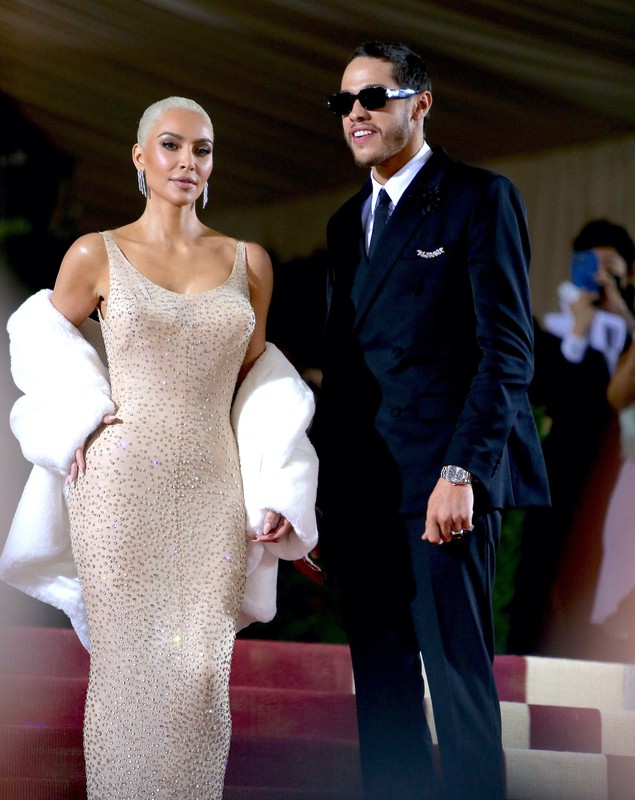 Cele mai bune ținute de la Met Gala 2022. O vedetă a venit îmbrăcată în rochie de mireasă