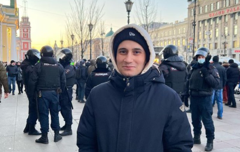 „Nu vreau să fiu oglinda propagandei de stat”. Pentru această postare, un profesor a fost concediat de o școală din Moscova