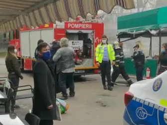 Locul faptei, cu puţin înainte ca poliţistul să îl trântească la pământ pe inginerul pensionar