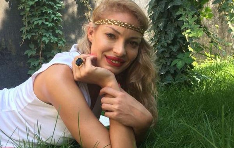 PASIUNEA ASCUNSĂ a VALENTINEI PELINEL! Ce COLECŢIONEAZĂ BLONDA!