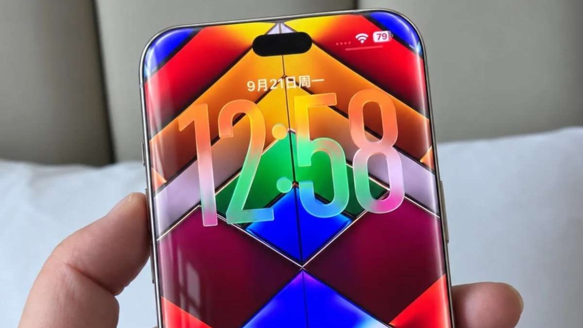 iPhone 20 Pro ar putea avea un ecran curbat pe margini.