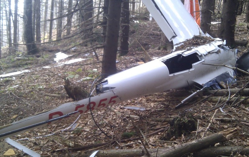 PRIMELE IMAGINI cu epava planorului. Cum a fost găsit pilotul | FOTO & VIDEO