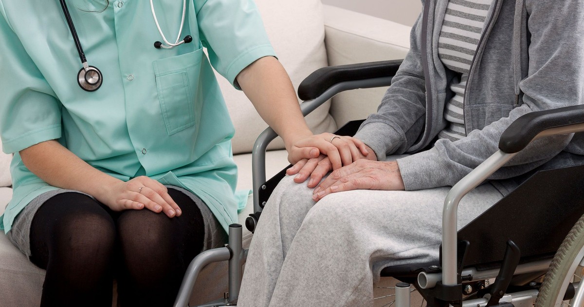 EXCLUSIV. Povestea bătrânei de 78 de ani care a fost umilită la ușa a 15 azile de stat și particulare. Diagnostic: internare imposibilă!