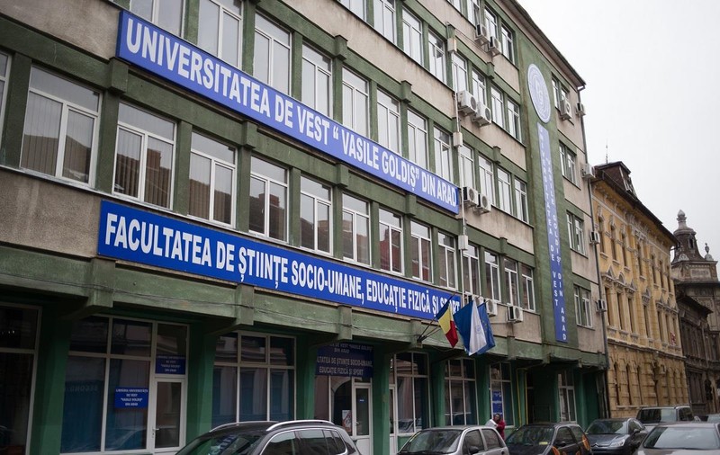 Dosarul “Diplome de licență fără studii”: Un profesor și doi informaticieni, arestați preventiv, alți trei profesori, în arest la domiciliu