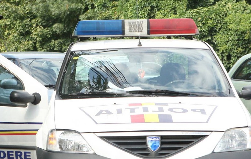 Polițistul se ”alimenta” cu benzina furată de la serviciu 