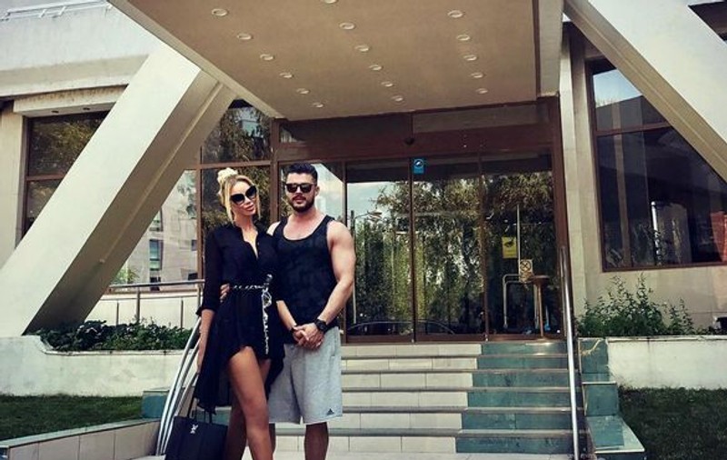 EXCLUSIV | Bianca Drăgușanu și Victor Slav petrec romantic departe de ochii curioșilor. Prima vacanță de vară fără Sofia Natalia