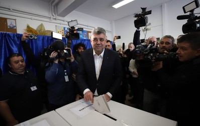 Marcel Ciolacu, la vot în primul tur al alegerilor prezidențiale Foto: Libertatea