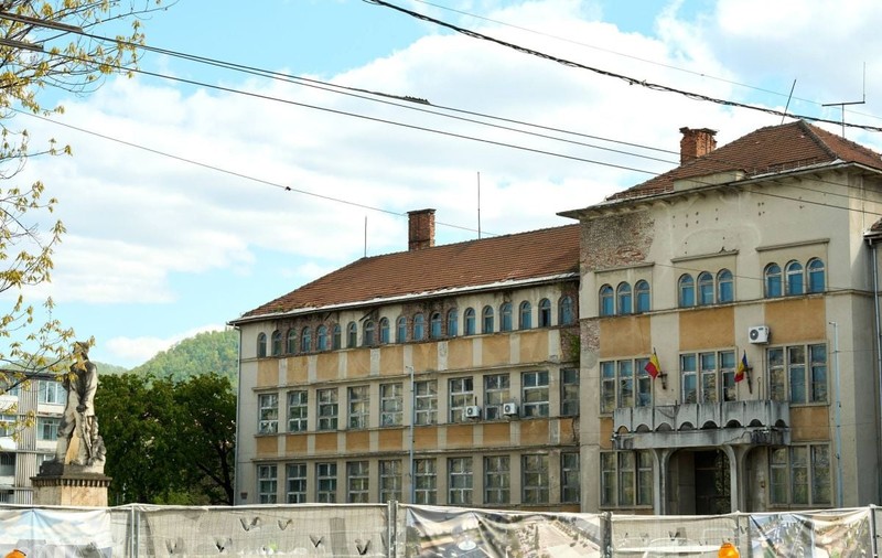 Compania de stat aflată în insolvență de 17 ani care a adunat datorii de 597.000.000 de lei: „Iazuri de decantare cu potențial de metale rare”