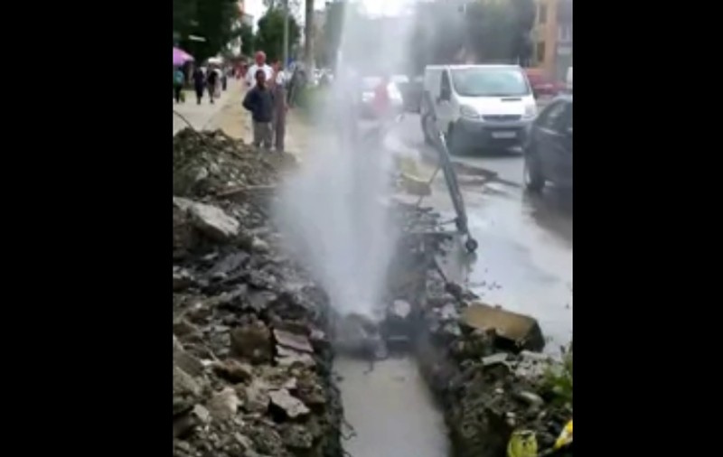 CUM SE ASTUPĂ O ŢEAVĂ SPARTĂ, la Târgovişte! Aşa ceva N-AI MAI VĂZUT | VIDEO