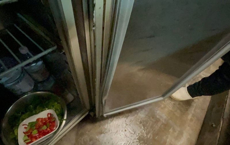 Un restaurant din Constanța, închis temporar de ANPC, a fost găsit deschis de echipele de control. Localul ar putea fi închis definitiv