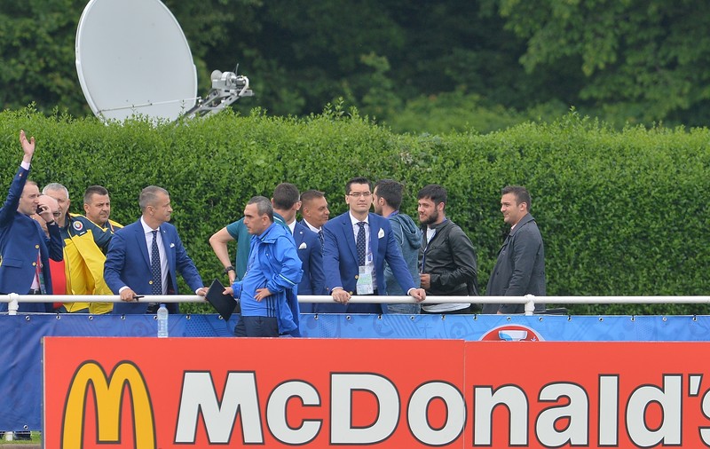 Euro 2016. Burleanu, contrat dur, după ce s-a premiat pentru calificarea la turneul final: ”I se mai spune «valoare adăugată»!” / GALERIE FOTO
