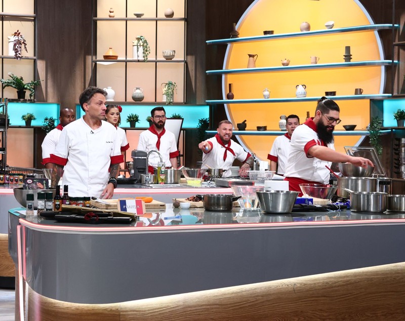 „Chefi la cuțite”, 17 decembrie 2024. Șerban Hulpaș a părăsit competiția culinară de la Antena 1