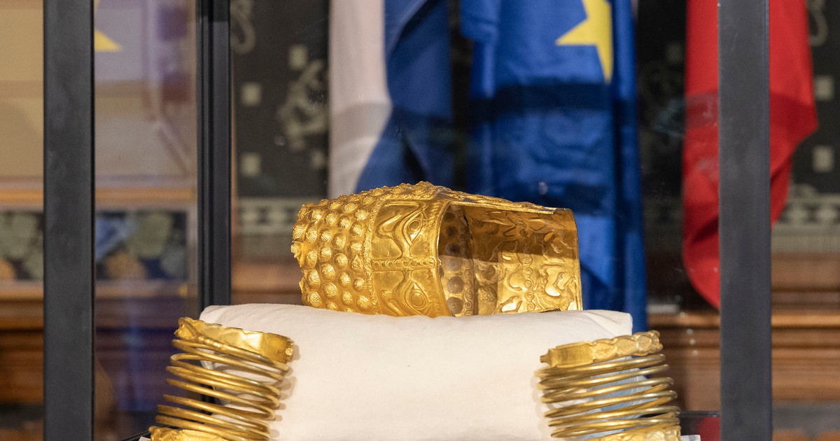 Conferința de presă organizată la muzeul Drents din Assen cu privire la recuperarea coifului dacic de la Coțofenesti și a două brătari de aur, în Tările de Jos, Assen, 2 aprilie 2026. Foto Inquam Photos / Vincent Jannink