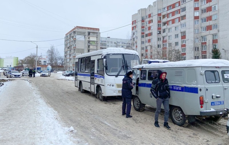 Atac armat într-o școală din Rusia. O elevă de 14 ani a ucis un coleg, a rănit alți cinci copii, apoi s-a sinucis