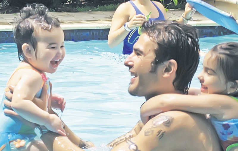 Adrian Mutu, Crăciun în Caraibe