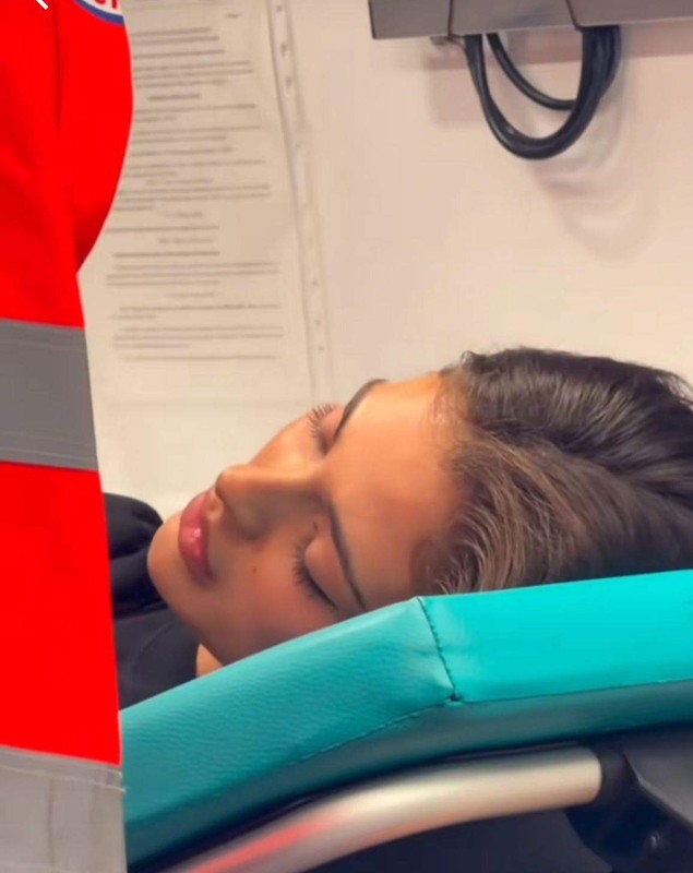 Andreea Bostănică și sora Iulianei Beregoi s-au luat la bătaie într-un restaurant. A intervenit poliția și au avut nevoie de îngrijiri medicale
