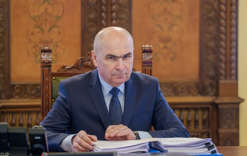 Ce sumă spune Ilie Bolojan că va economisi, după ce a anunțat că a tăiat 147 de posturi de la Senat