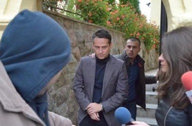 Andrei Hrebenciuc, cu "brăţări"