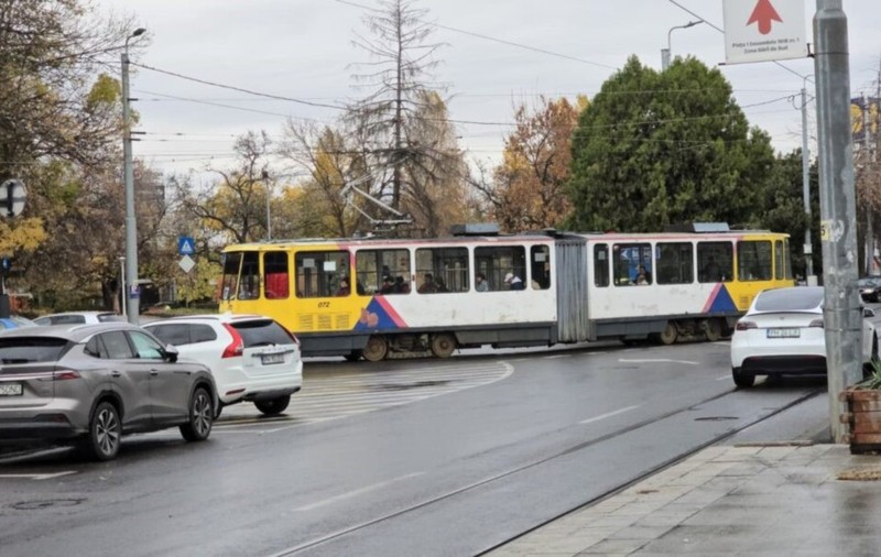 Transportul în comun la Ploiești, mai scump: „Au înnebunit. Cum să ceară 4 lei pentru condițiile astea? Cazi din tramvai”