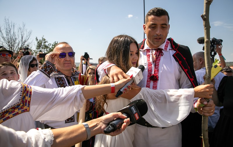 Câți bani susține George Simion că a strâns de la nuntă. ”Îi voi trece transparent în declarația de avere”