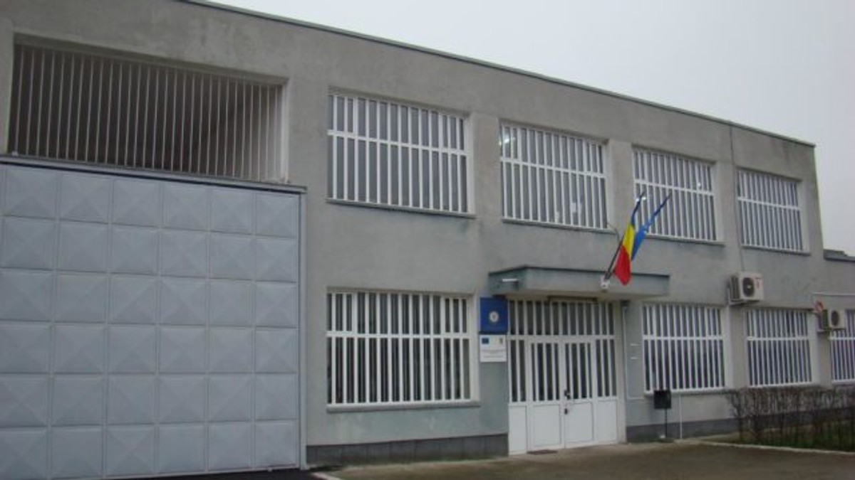 Guvernul vrea să construiască două penitenciare cu bani împrumutați de la UE. Proiectele implică un credit de peste 170 de milioane de euro