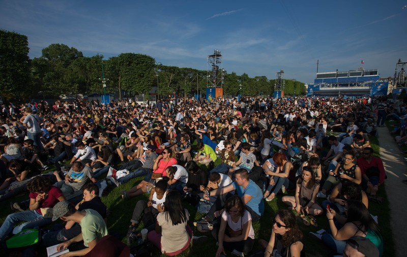 Euro 2016. ”Libertatea” a fost la fan-zonul uriaș din Paris, deschis cu un concert David Guetta, în prezența a zeci de mii de oameni. Securitate strictă / GALERIE FOTO și VIDEO
