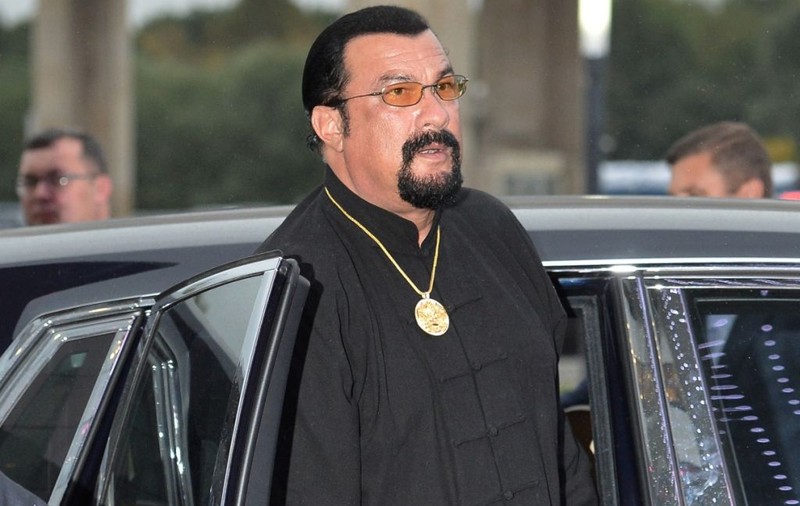Actorul american Steven Seagal a primit cetăţenia sârbă