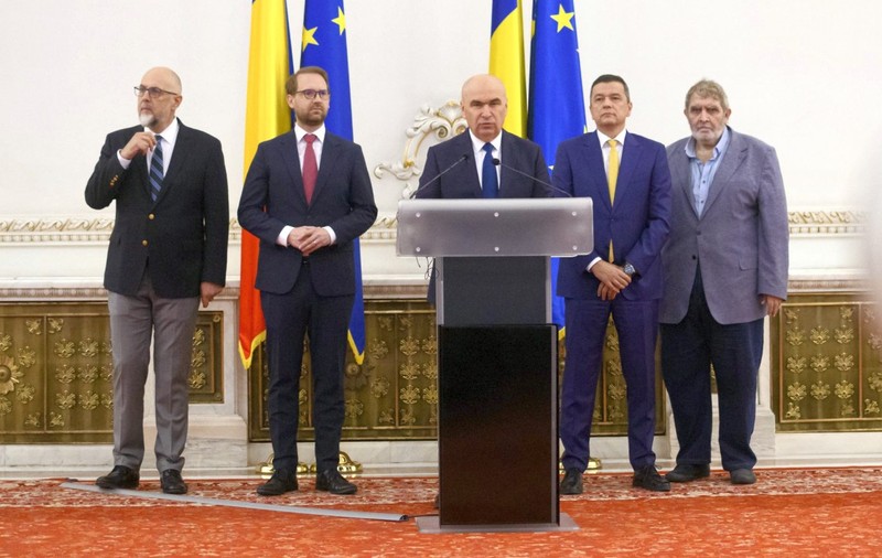 PSD a părăsit ședința coaliției înaintea subiectului alegerilor la Primăria Capitalei. Kelemen Hunor: „Nici cu ei nu luam o decizie”. Bolojan a tăcut - SURSE