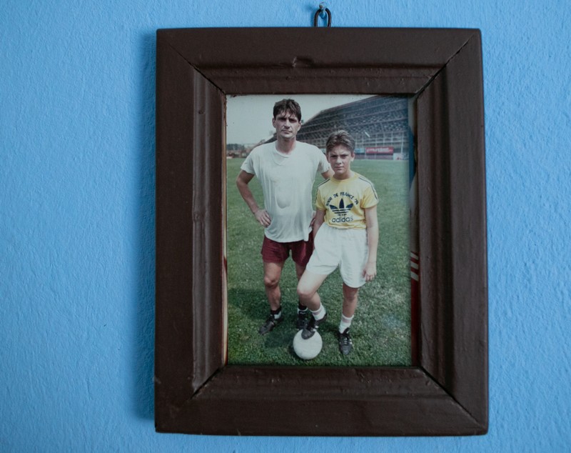 Libertatea a intrat în casa din Moțăței a lui Ștefan Iovan, primul român care a ridicat Cupa Campionilor Europeni. Aici s-a născut legenda! Tanti Lucreția, sora lui Fane: „Cine avea casă mai lângă cazanul cu țuică, făcea avere”