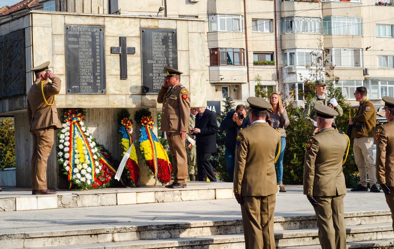 Ziua Armatei, sărbătorită în București și în țară. Klaus Iohannis, Nicolae Ciucă și Marcel Ciolacu, împreună în Parcul Carol
