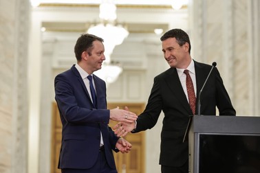 Siegfried Mureșan a fost însoțit în Parlament de Tanczos Barna de la UDMR Sursa foto: Vlad Chirea/Libertatea