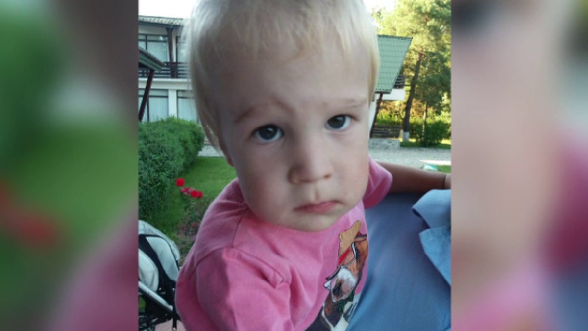 Mama copilului mort în urma unei banale operații la o clinică privată a lansat noi acuzații