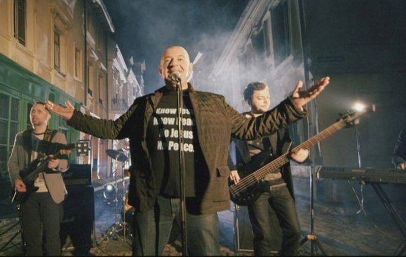 PROCONSUL lansează videoclipul piesei "Eşti fata pentru care cânt"