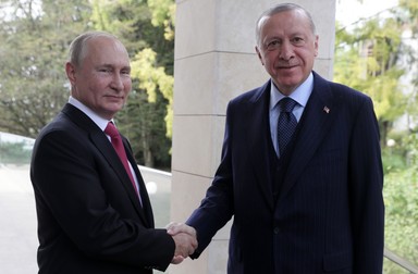 Vladimir Putin și Recep Tayyip Erdogan, în timpul unei întâlniri din Rusia (2001, foto Hepta)