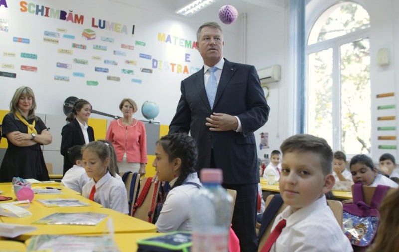 Mesajul lui Klaus Iohannis pentru copii: “Știu cât de greu v-a fost în aceste luni. Fiți aliații mei în această luptă împotriva virusului”