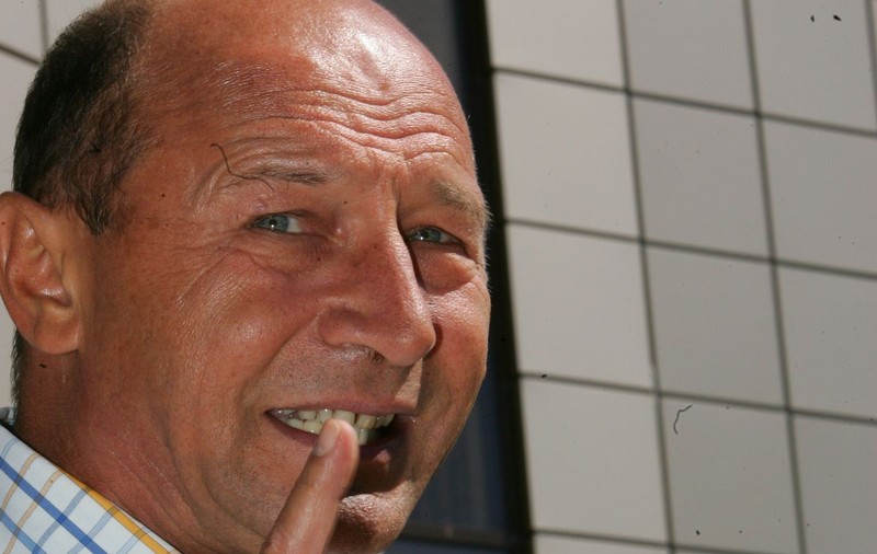 Traian Băsescu AVERTIZEAZĂ: "Amestecul de LĂCOMIE şi INCOMPETENŢĂ pune în pericol ţara"