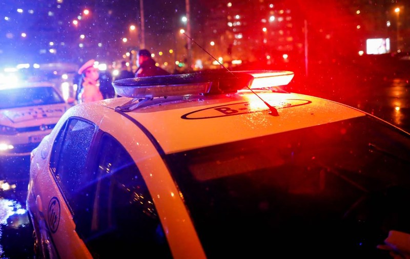 Accident grav în Iași, între două mașini în care se aflau 6 persoane. O victimă a fost scoasă dintre fiare de pompieri