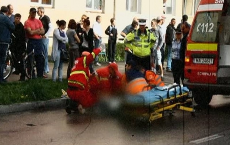 Grav accident în Curtea de Argeş! O fetiţă de 12 ani, spulberată pe trecerea de pietoni!